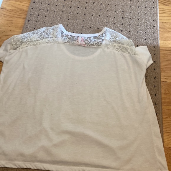 Rue 21 tee - Picture 4 of 5